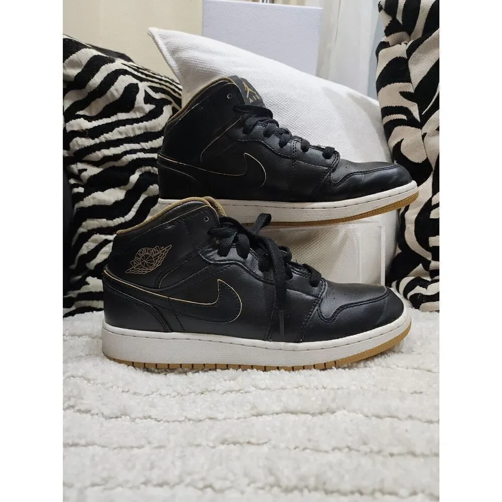 Jordan 1 Mid Black Metallic Gold 5.5Y